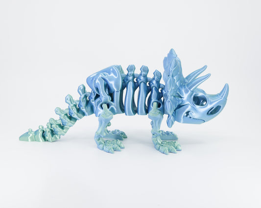 Side view of the Australian made articulated Triceratops skeleton, emphasizing the sturdy body shape and flexi spine.