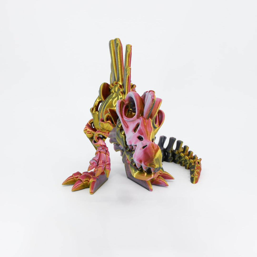 Flexi 3D printed dinosaur skeleton Spinosaurus shown from the front, highlighting the articulated jaw and the large segmented dorsal sail.