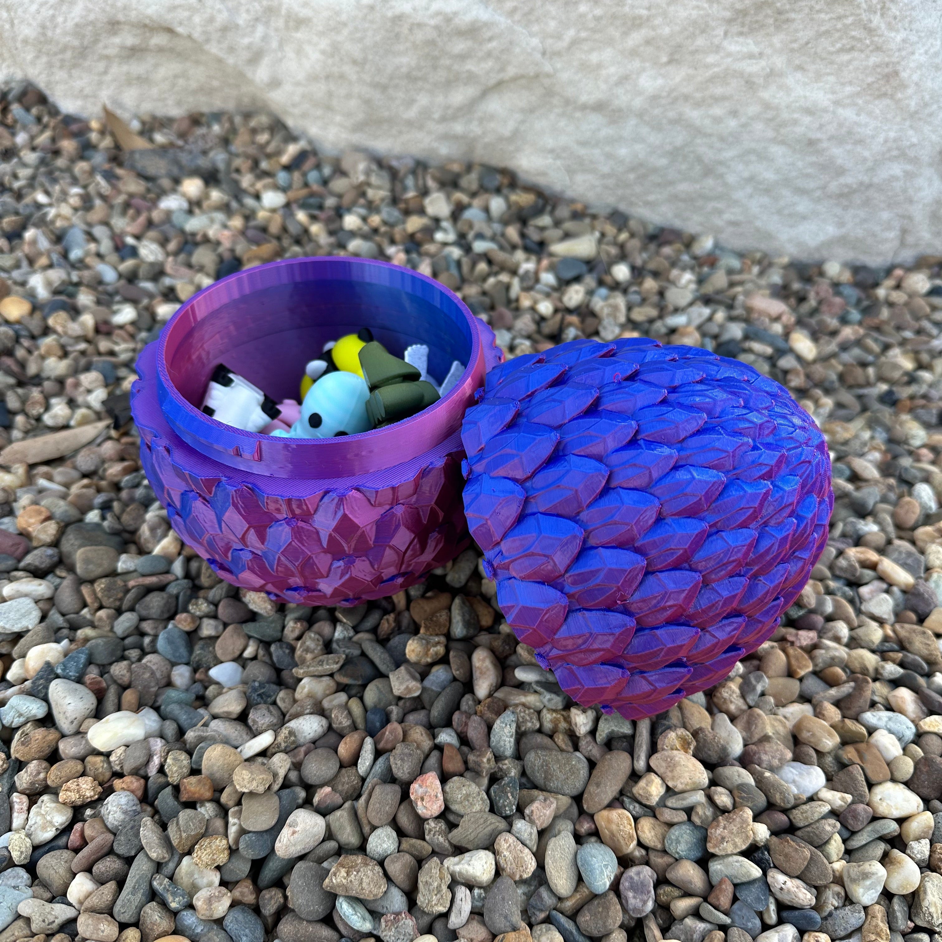 Dragonscale Egg Blue/Red with fidgets inside